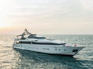 22 to 28 persons capacity Yacht in Dubai